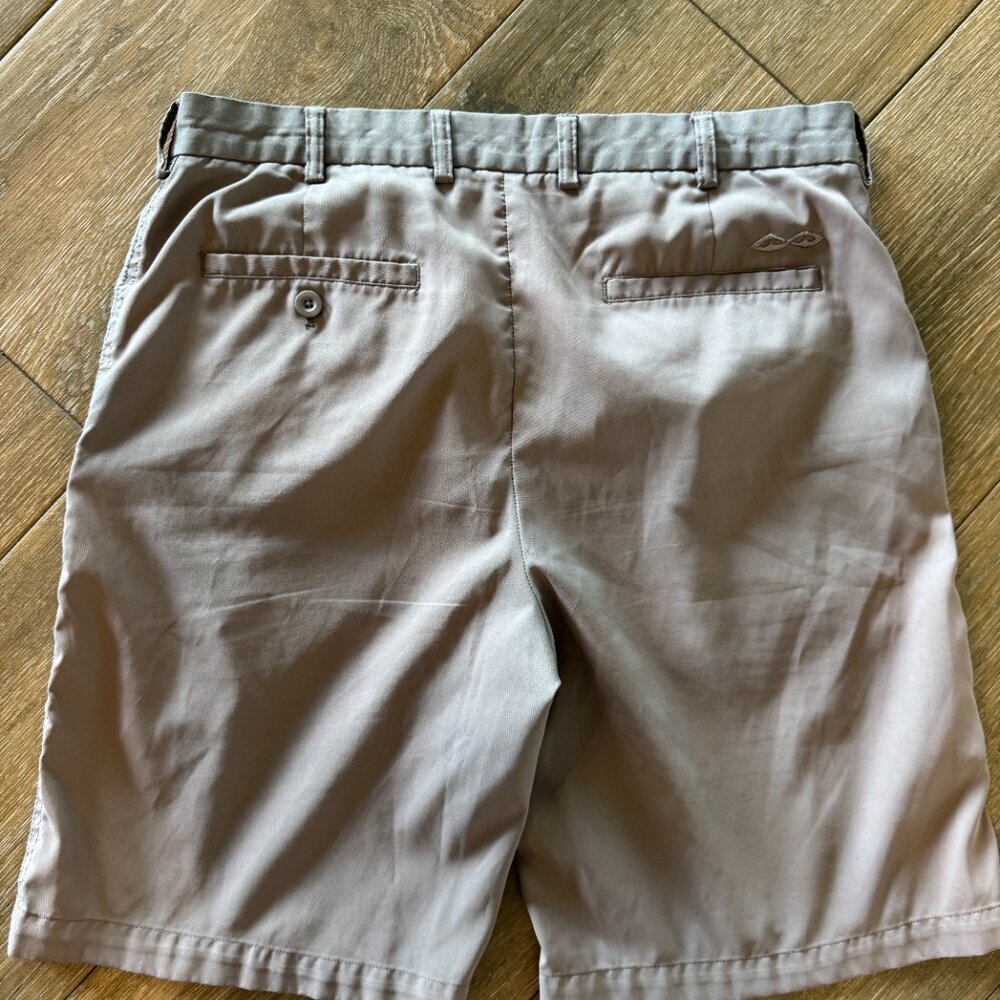 Snake Eyes Dry-18 mens taupe shorts (golf, casual, preppy) size 36 - Picture 7 of 10